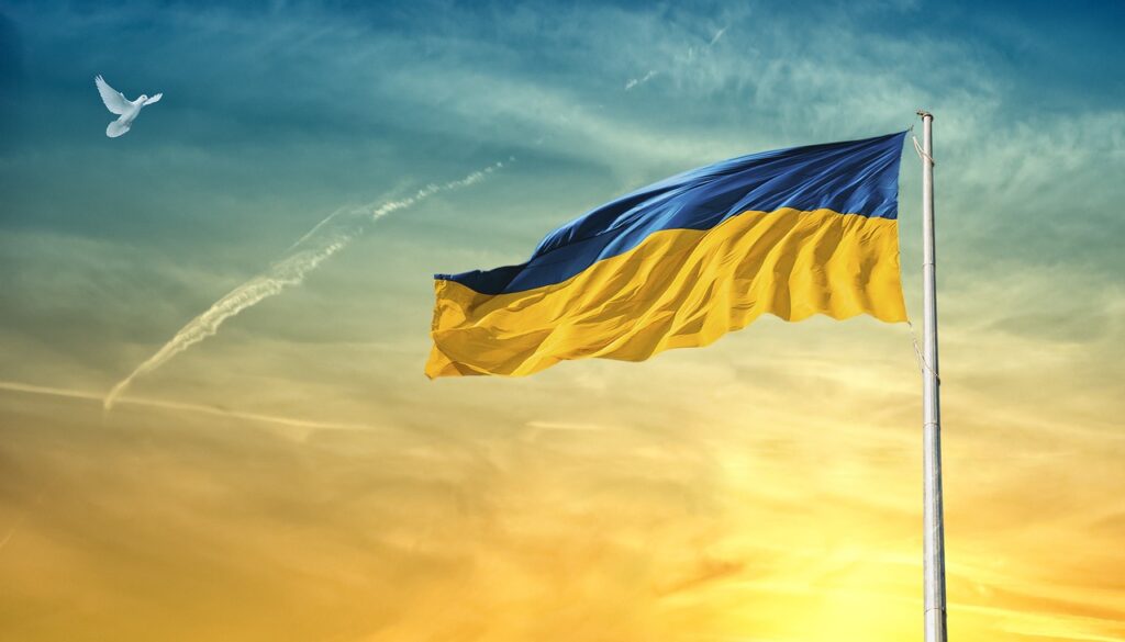 ukraine, flag, sky-7047830.jpg
